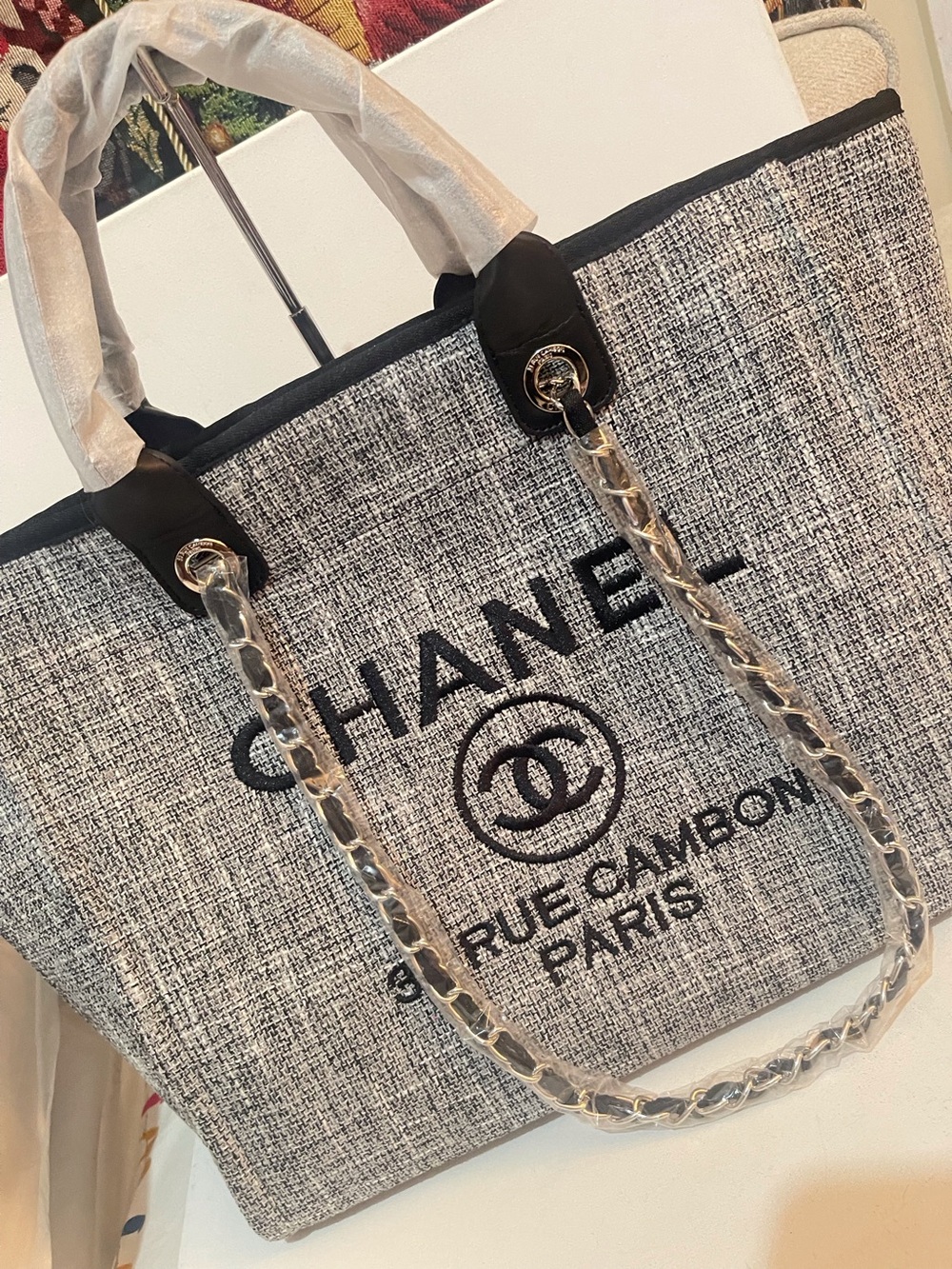 Novelty VIP/GWP large Gray tote bag